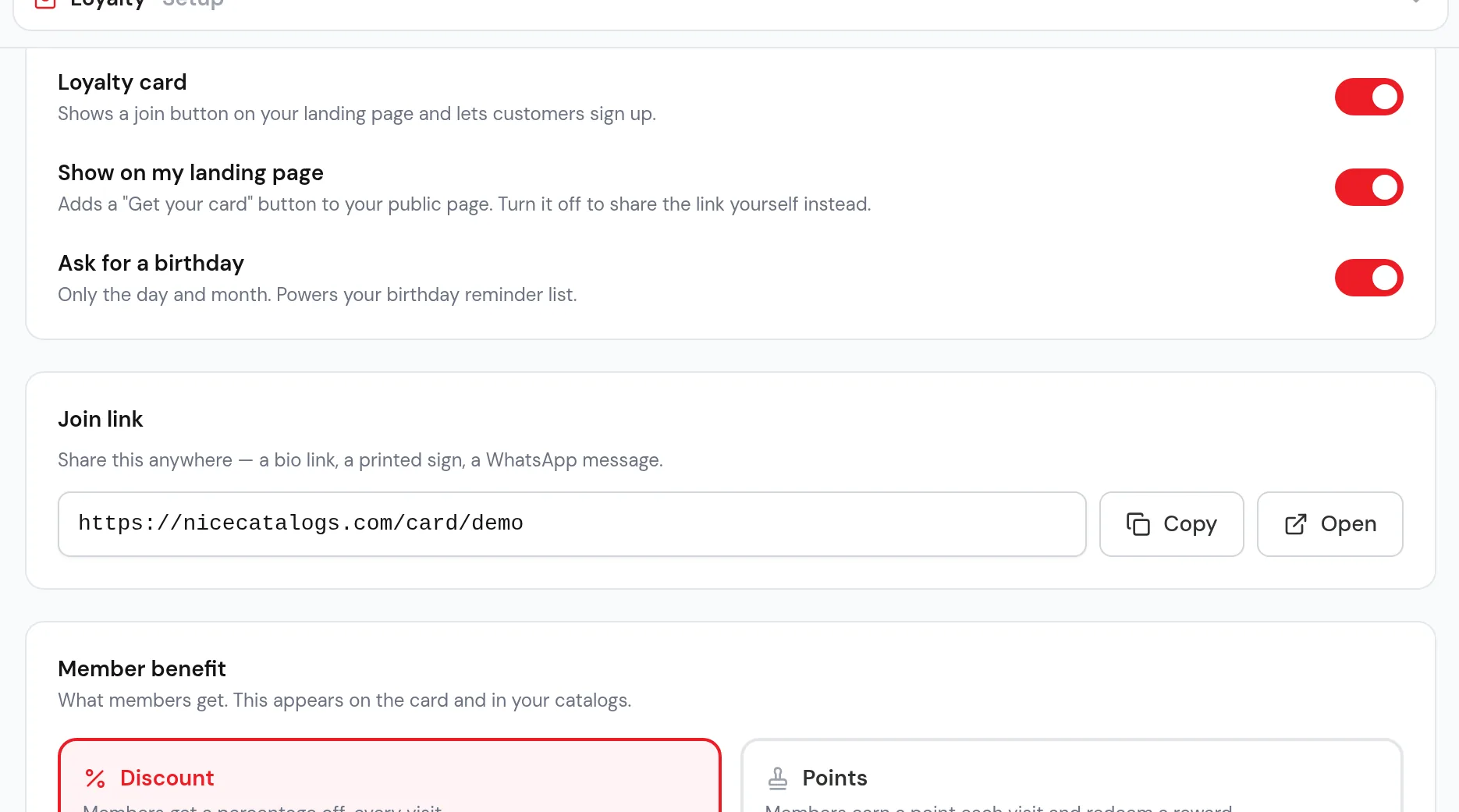 Pestaña Setup de Loyalty: interruptores Loyalty card, Show on my landing page y Ask for a birthday en ON; link de unión; elección Discount (seleccionado) o Points